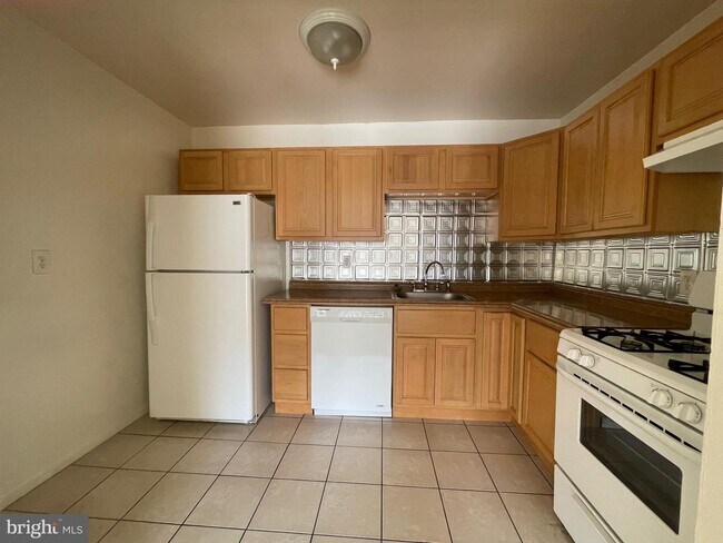 Foto del edificio - 901 Woodson Rd