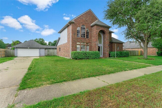 Building Photo - 17523 Somerset Grove Dr