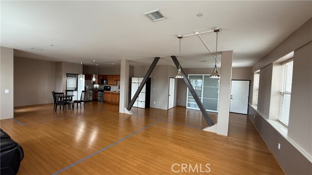 Building Photo - 255 W 7th St