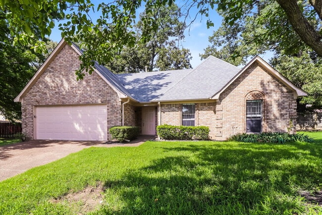 Building Photo - 3926 Pecan Trace Cove