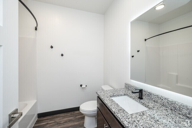 2 habitaciones, 2 baños - 1141 pies cuadrados - Baño principal - The Pearl Apartments