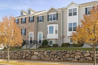 Building Photo - 9981 Wildflower Dr