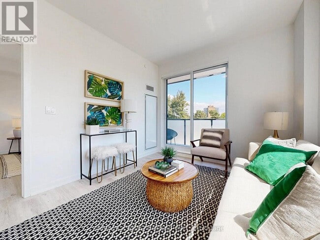 Photo du bâtiment - 4365 Bloor St W