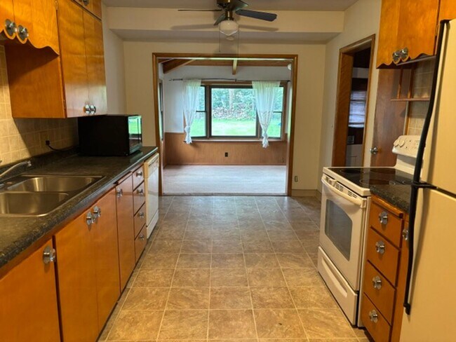 Foto del edificio - 3 Bedroom, 2 Bath House