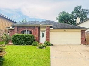 Building Photo - 543 Rivergrove Dr