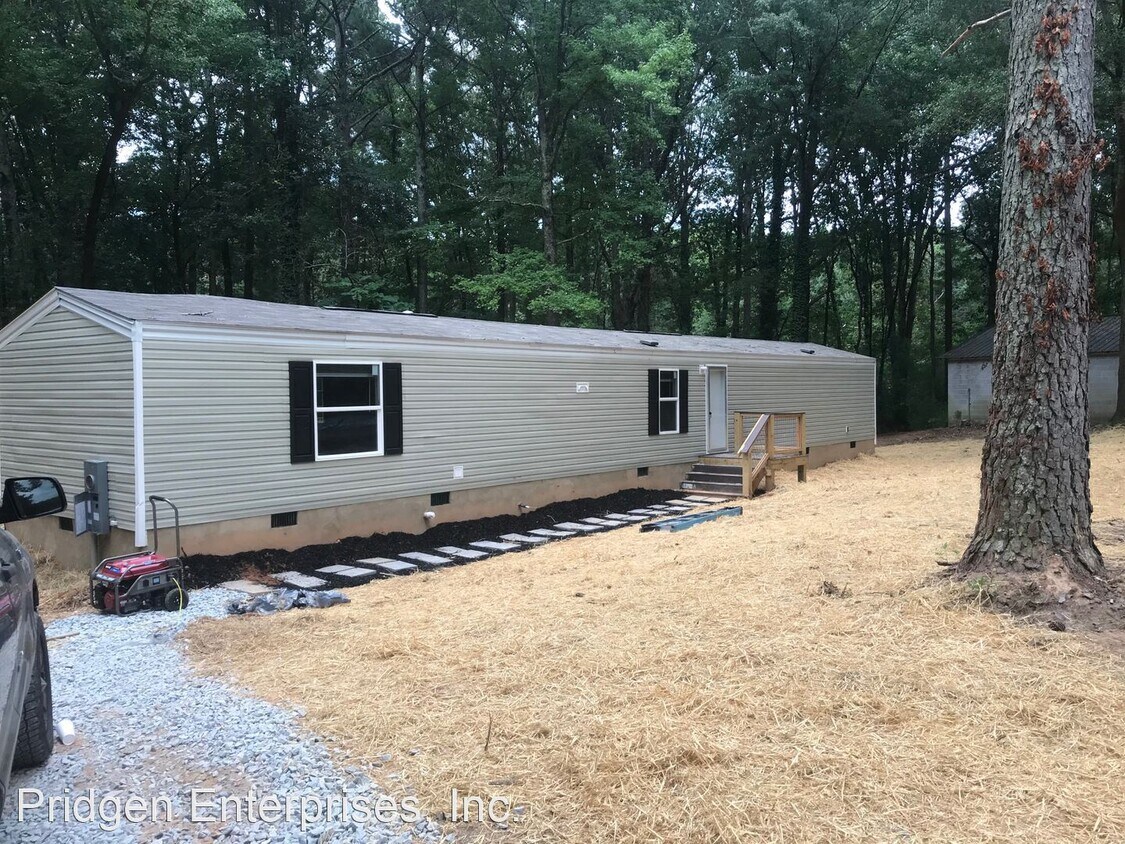 Primary Photo - 4 br, 2 bath House - 290 Arthur Road
