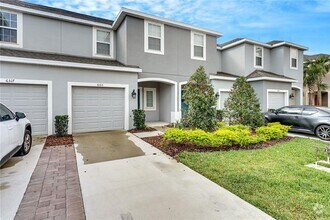 Building Photo - 6313 Willowside St