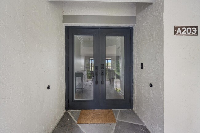 Foto del edificio - 11223 Pond View Dr