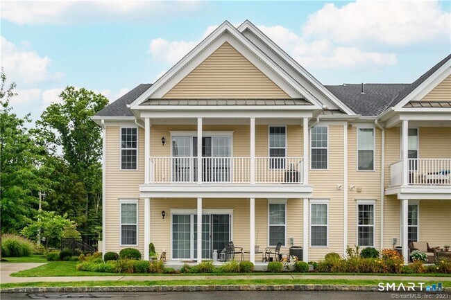 Foto del edificio - 822 Center Meadow Ln