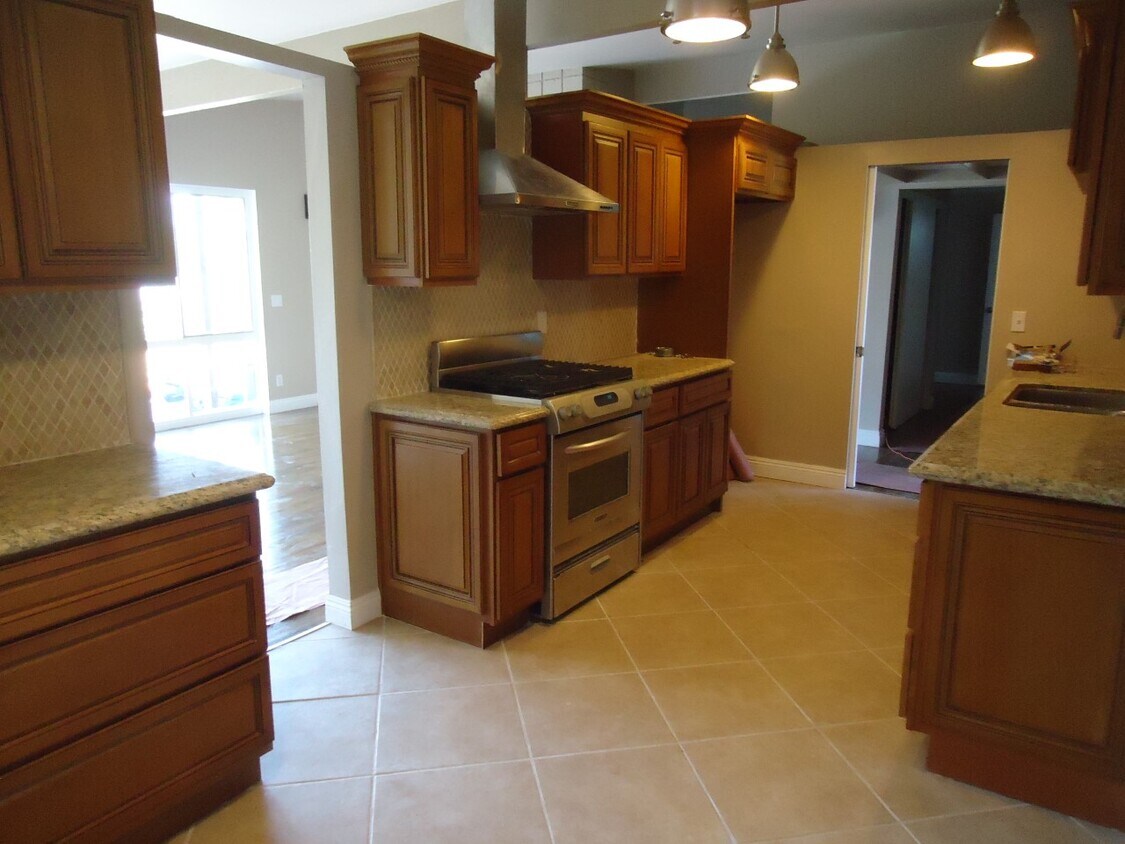 Foto del edificio - 5003 Rockbluff Dr