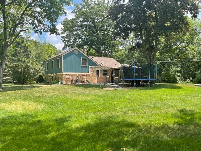 Building Photo - 1652 S Meacham Rd
