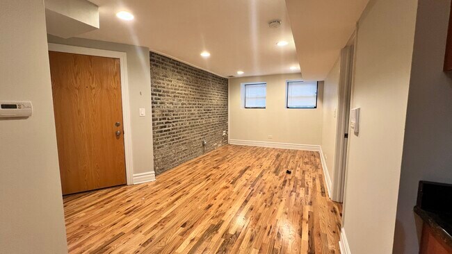 Foto del edificio - 5611 N Glenwood Ave