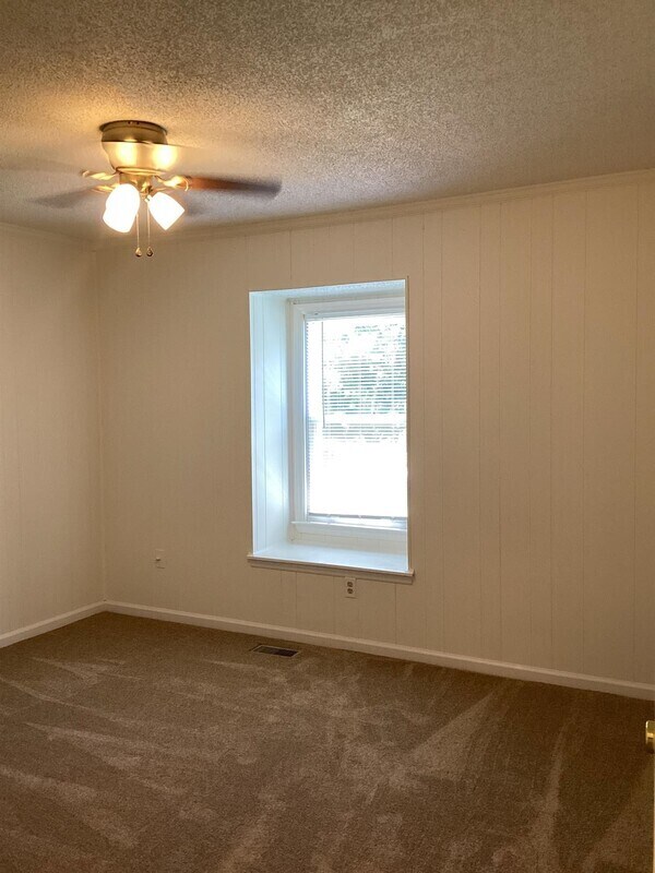 Building Photo - 309 Sams Trail