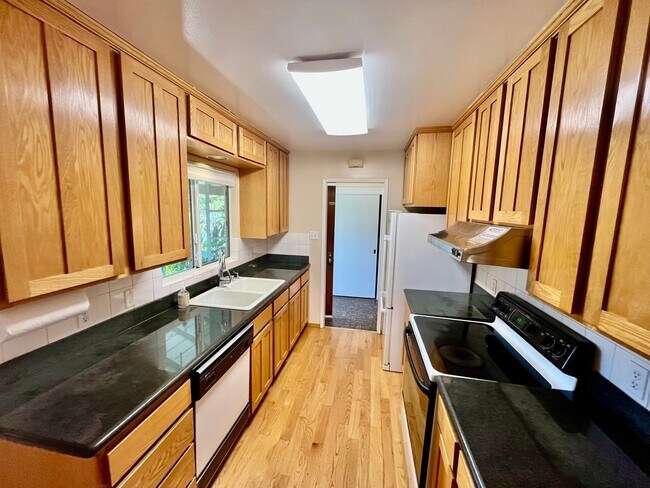 Foto del edificio - Charming 4BD/2BA Home in Prime Mountain Vi...