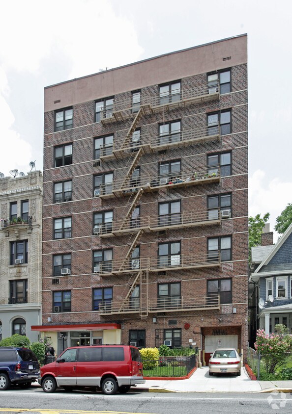 Primary Photo - 979-985 Ocean Ave