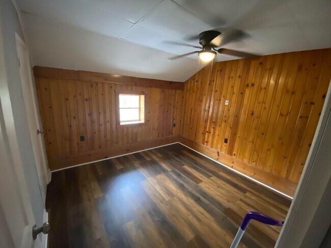 Building Photo - 103 Boone way