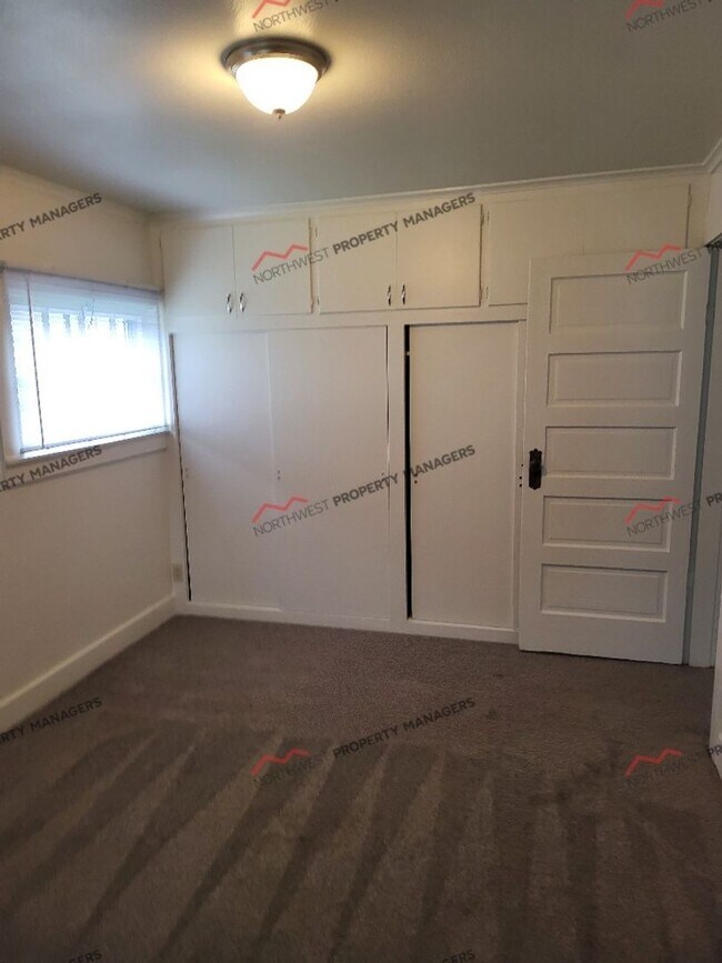 Foto del edificio - STATUS:  AVAILABLE | R273A  | $1495