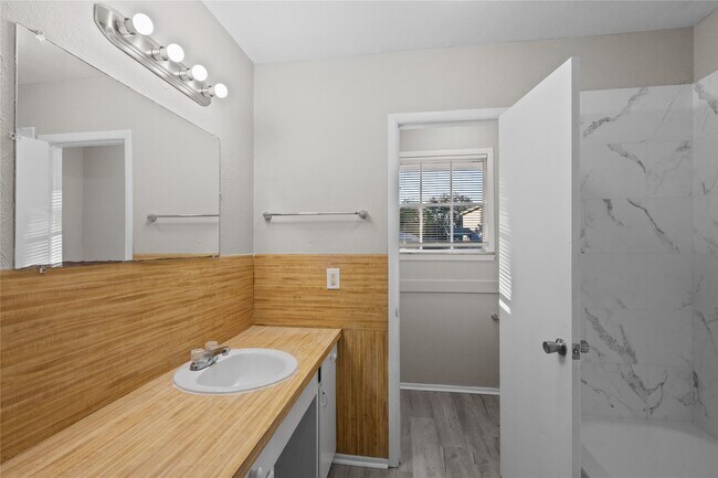 Foto del edificio - 2729 Main St