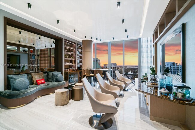 Foto del edificio - 2675 S Bayshore Dr