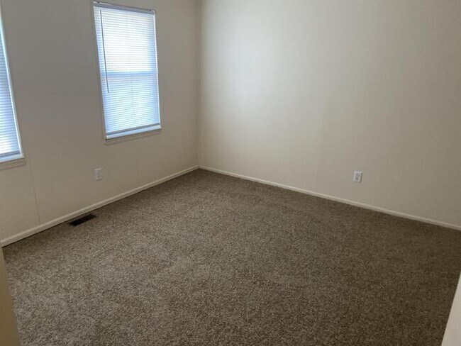 Foto del edificio - Spacious 3 Bedroom Town home in Concord Trace