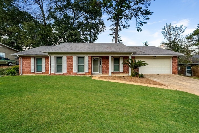 Primary Photo - Charming 4 Bedroom in Montgomery