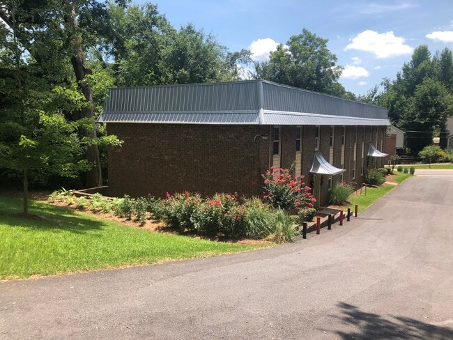 Building Photo - 159 E Cloverhurst Ave