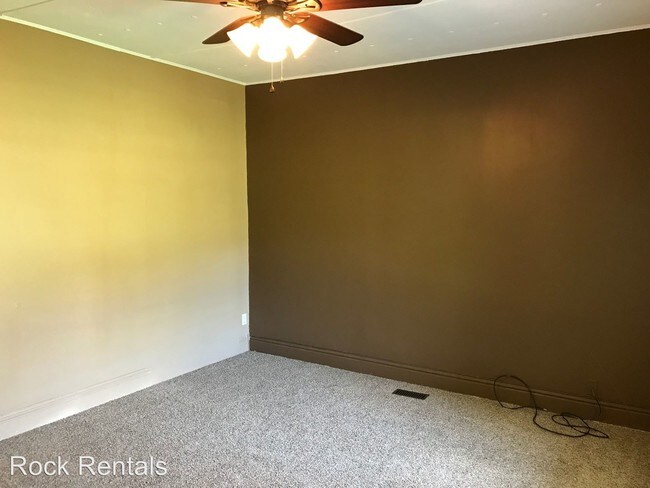 Building Photo - 2 br, 1 bath House - 301 S Kent Rd