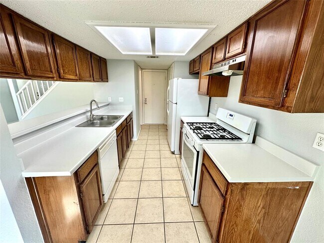 Building Photo - 8011 Tuscarora Trail