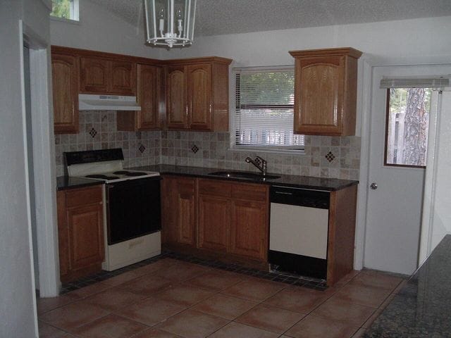 Foto principal - 1068 Goldenrod Rd