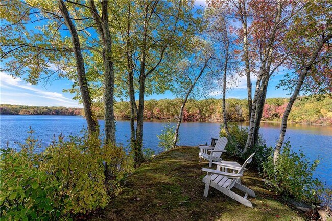 Building Photo - 14 Woodlake Dr