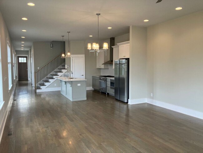Foto del edificio - North Nashville 4BR/4BA