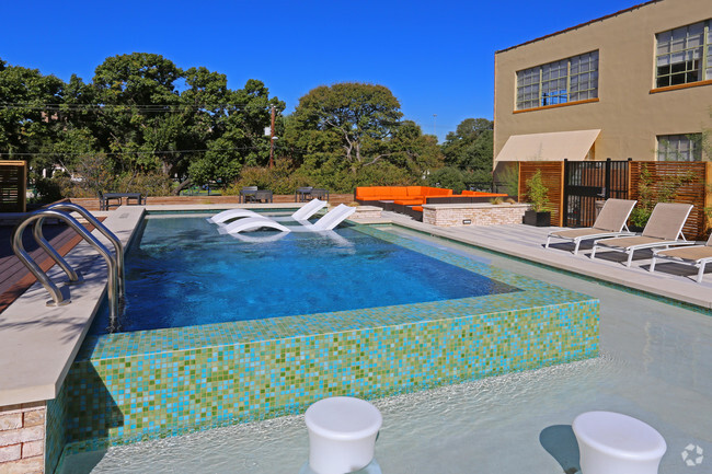 Piscina en la azotea - Cadillac Lofts