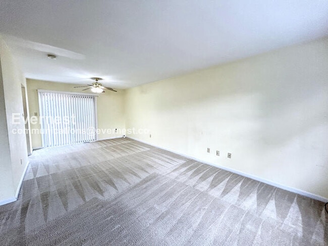 Foto del edificio - 217 Mimosa Ave