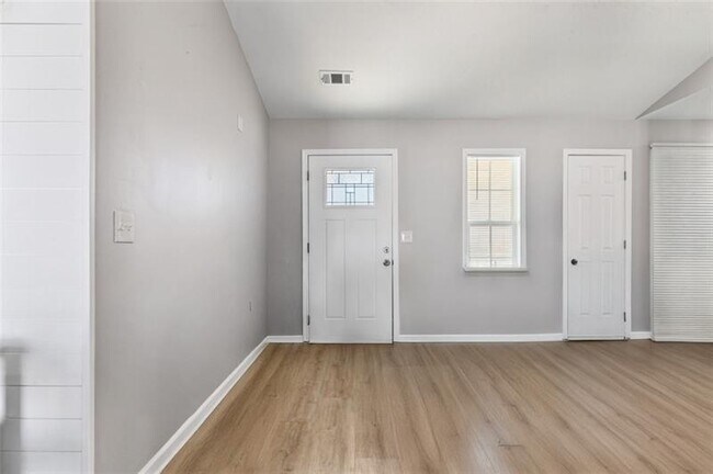 Building Photo - 5720 Crow Dr