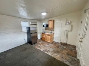 Building Photo - 1643 S State St