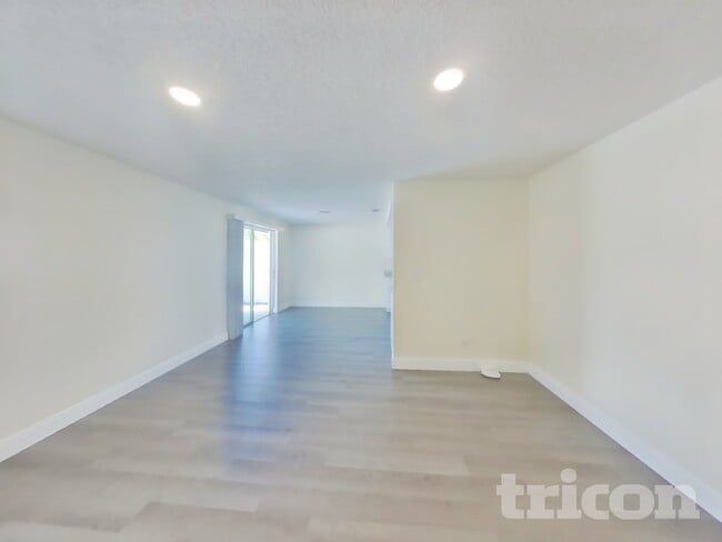 Building Photo - 15936 Winding Dr