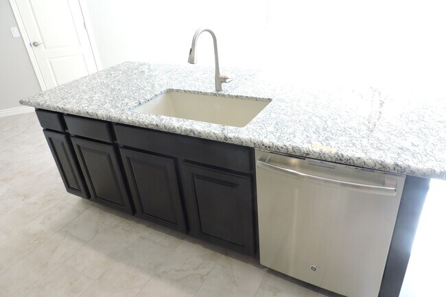 Foto del edificio - Newer 4 Bed, 2 Bath in Norterra