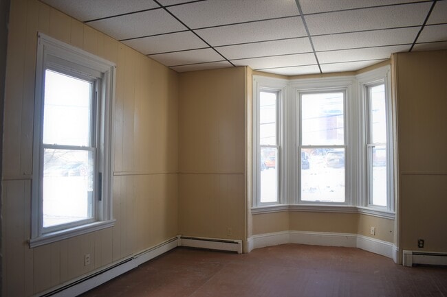 Living Room - 139 Oak St