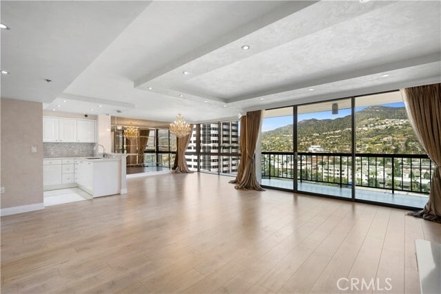 Foto del edificio - 222 Monterey Rd