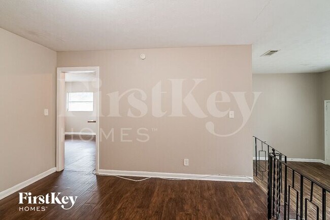 Building Photo - 5815 Fiat Ln