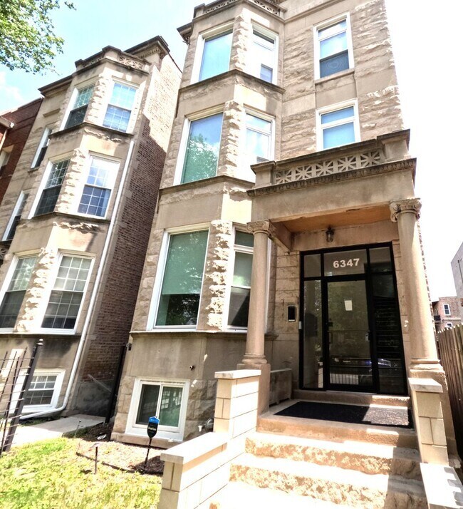 Building Photo - 6347 S Woodlawn Ave