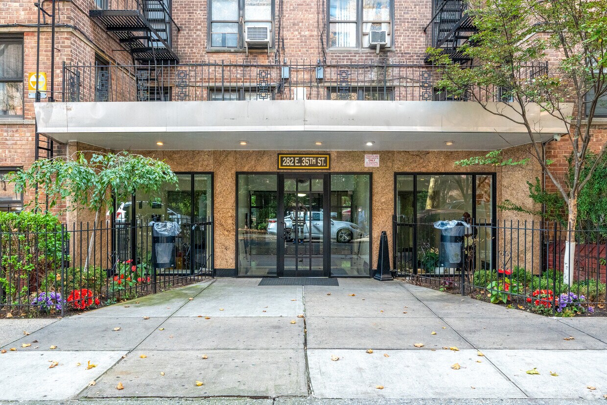 Foto principal - 282 E 35th St