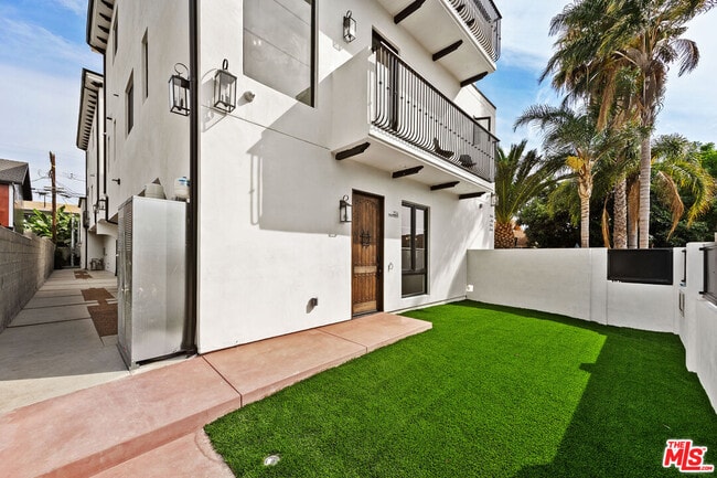 Foto del edificio - 2324 S Dunsmuir Ave