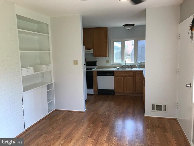 Building Photo - 7323 Monticello Blvd