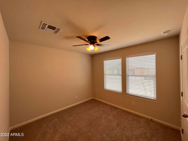 Building Photo - 2075 E Velvet Pl