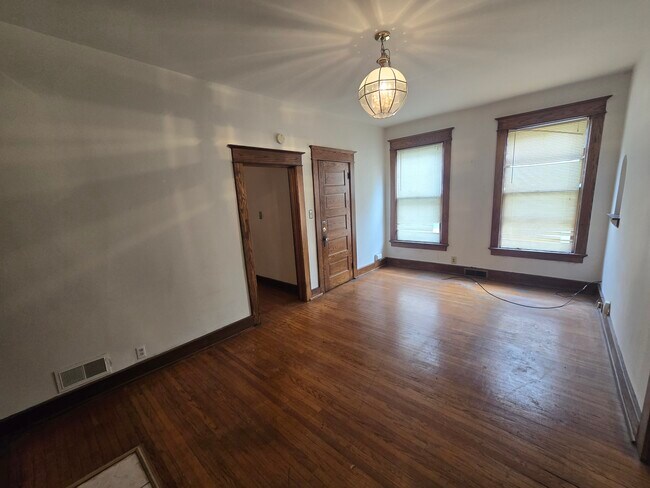Foto del edificio - 815 W Wayne St