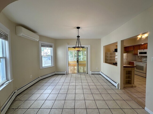 Foto del edificio - 4 bedrooms, 3.5 bathrooms