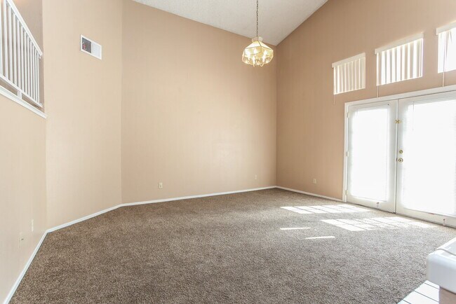Building Photo - 4216 Laurel Hill Dr