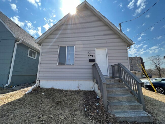 Foto del edificio - Renovated 2BR House