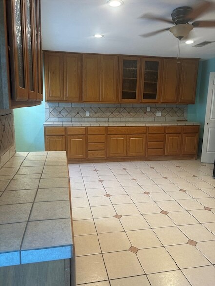 Building Photo - 2119 Pecos Dr